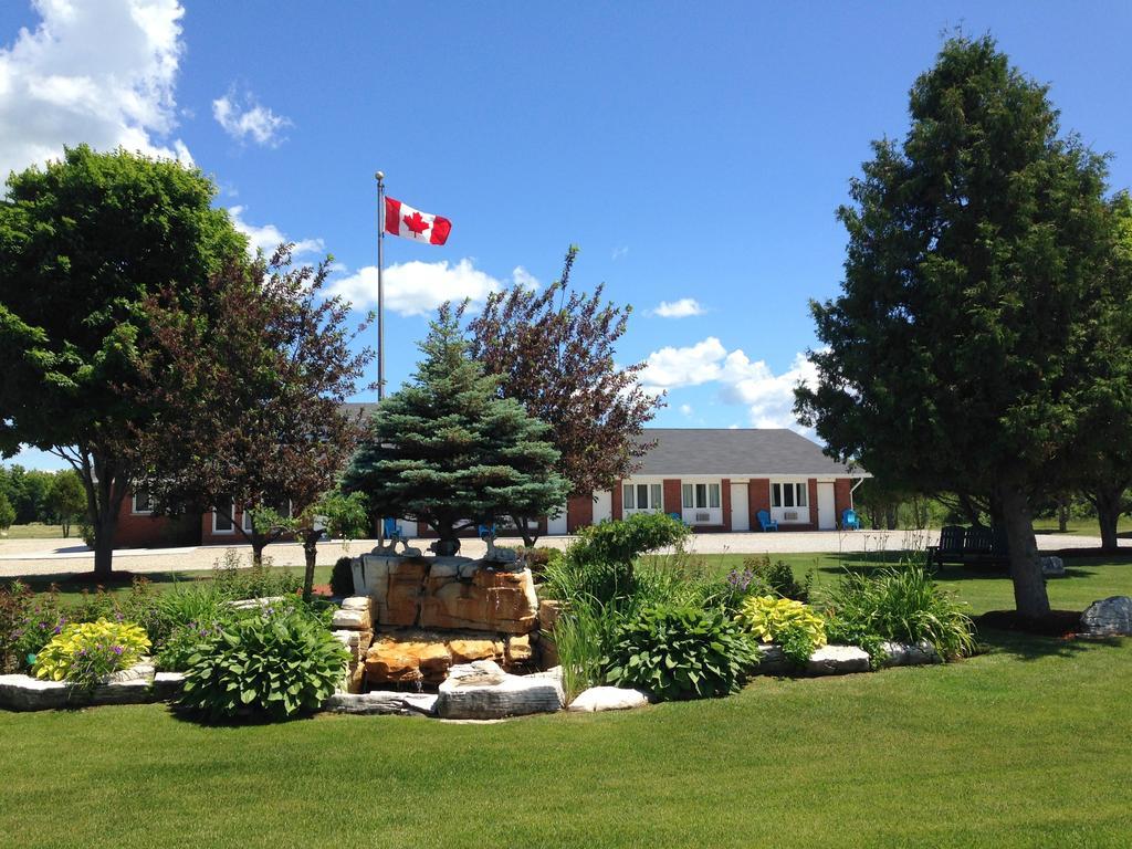 Manitoulin Inn Mindemoya Extérieur photo